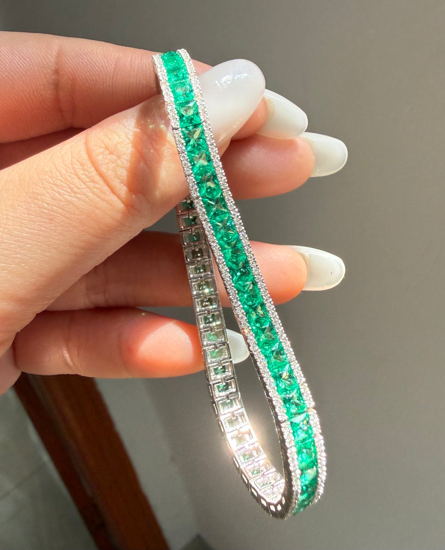 Pirmiana Jewelry Customized 9K White Gold 4mm Each Lab Grown Emerlad Bracelet for Women Fine Jewelry
