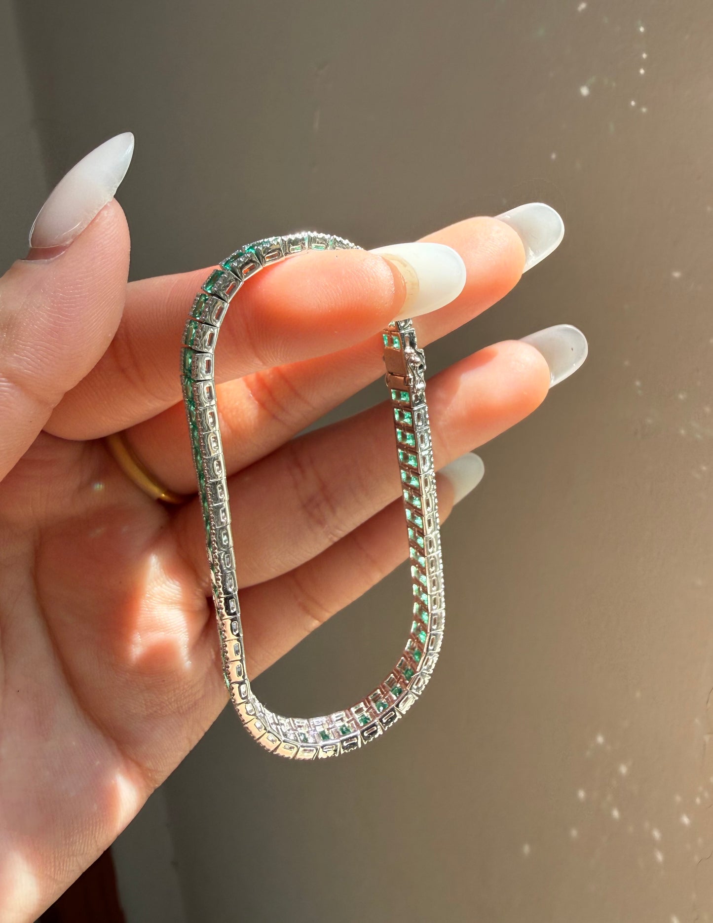 Pirmiana Jewelry Customized 9K White Gold 4mm Each Lab Grown Emerlad Bracelet for Women Fine Jewelry