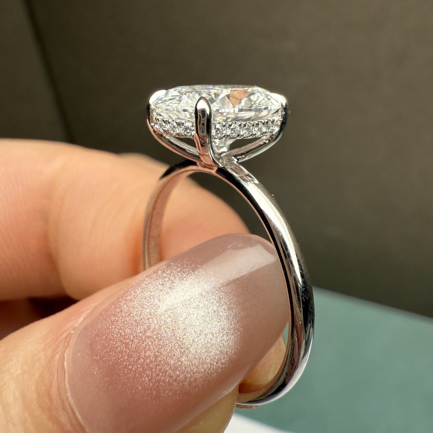 Pirmiana Jewelry Customized Platinum 2.8ct Oval Shape Lab Grown Diamond Engagement Wedding Band Rings for Women