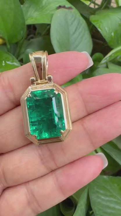 Pirmiana custom made 14K yellow gold 15.15ct lab grown emerald pendant