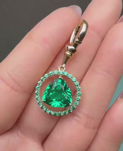 Primiana 2025 New Classic Style 9K 11x11mm 4ct Triangle ShapeLab Grwon Emerlad Pendant Girlfriend Gift